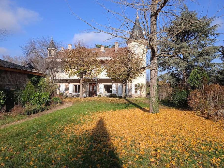 Maison Calme Avec Piscine Entouree De Son Parc Quintenas Luaran gambar