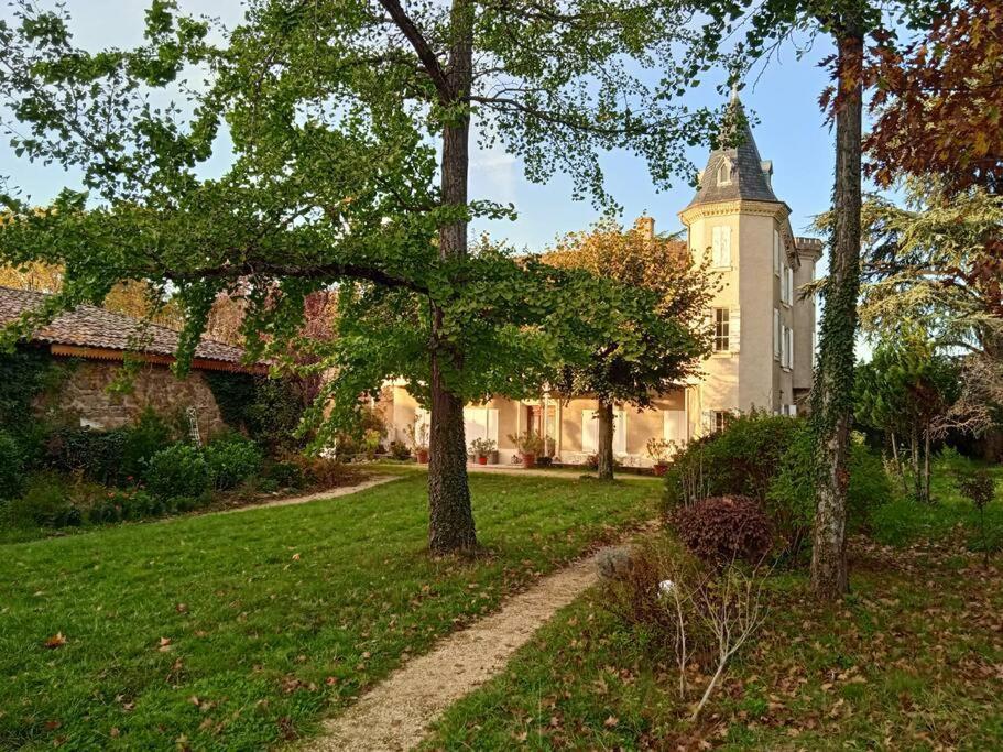 Maison Calme Avec Piscine Entouree De Son Parc Quintenas Luaran gambar